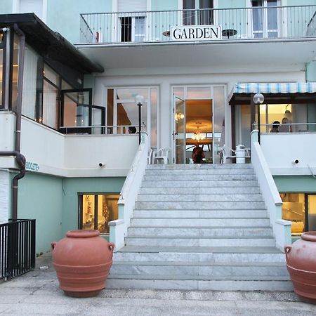 Hotel Garden Cattolica Buitenkant foto