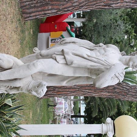 Hotel Garden Cattolica Buitenkant foto