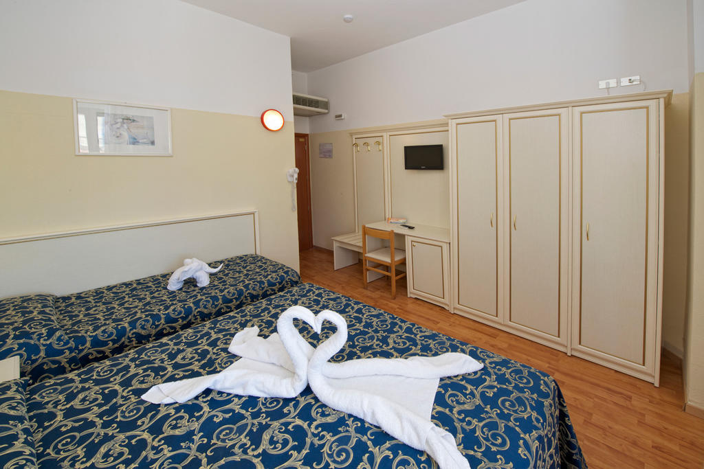 Hotel Garden Cattolica Kamer foto