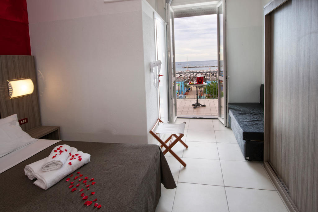 Hotel Garden Cattolica Kamer foto