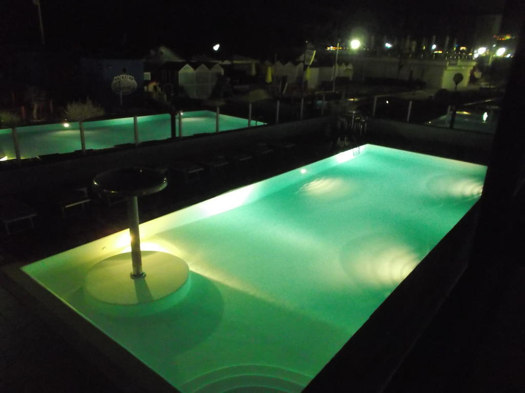 Hotel Garden Cattolica Buitenkant foto