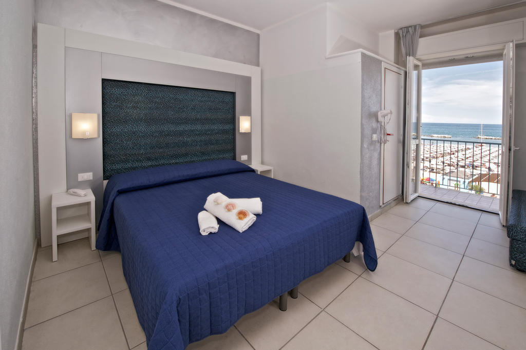 Hotel Garden Cattolica Buitenkant foto
