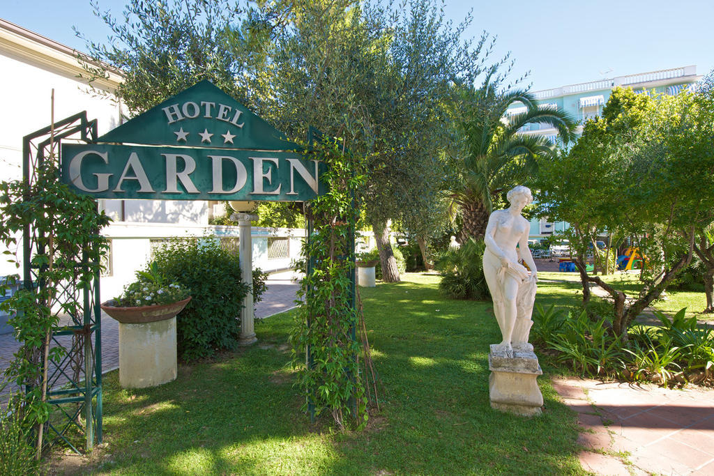 Hotel Garden Cattolica Buitenkant foto