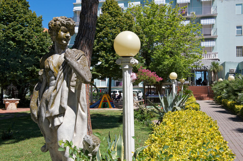 Hotel Garden Cattolica Buitenkant foto