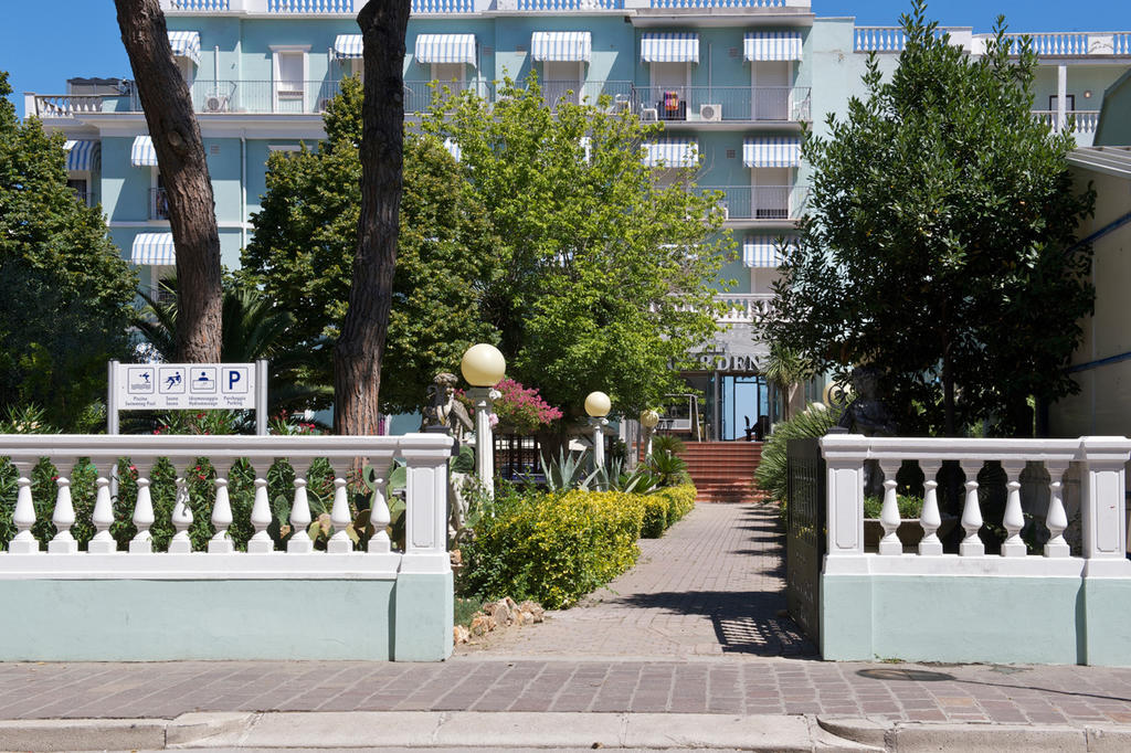 Hotel Garden Cattolica Buitenkant foto