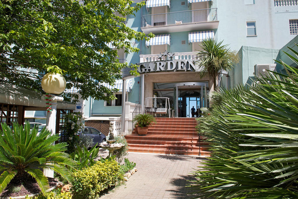 Hotel Garden Cattolica Buitenkant foto