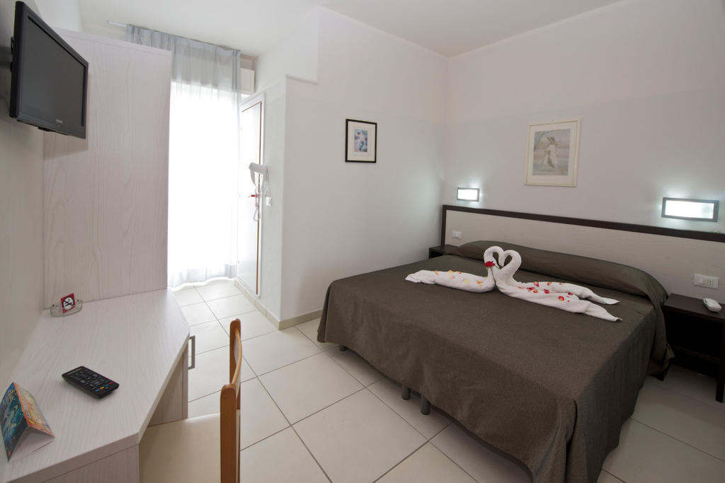 Hotel Garden Cattolica Buitenkant foto