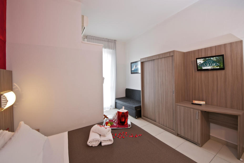Hotel Garden Cattolica Buitenkant foto
