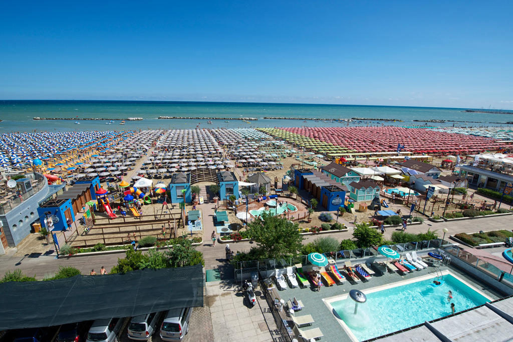Hotel Garden Cattolica Buitenkant foto